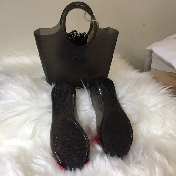 GUESS KIDS RUBBER SHOES WITH BAG - Picture 5 of 7